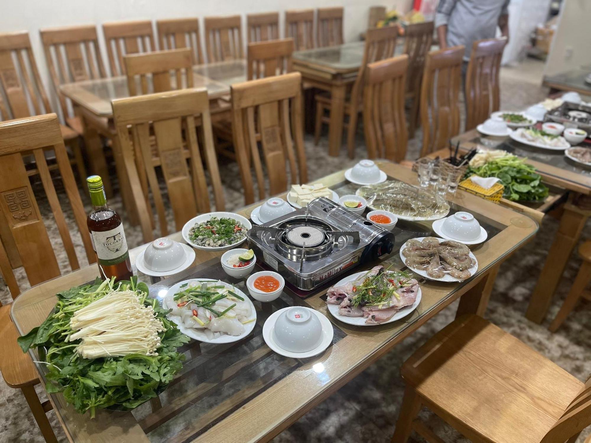 Phuong Dong Hotel Dong Khe Sau Buitenkant foto