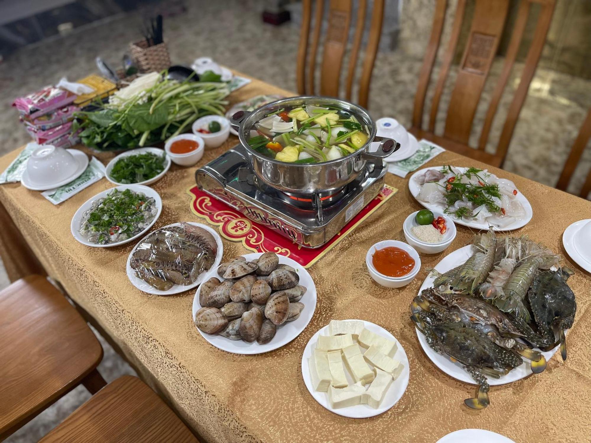 Phuong Dong Hotel Dong Khe Sau Buitenkant foto