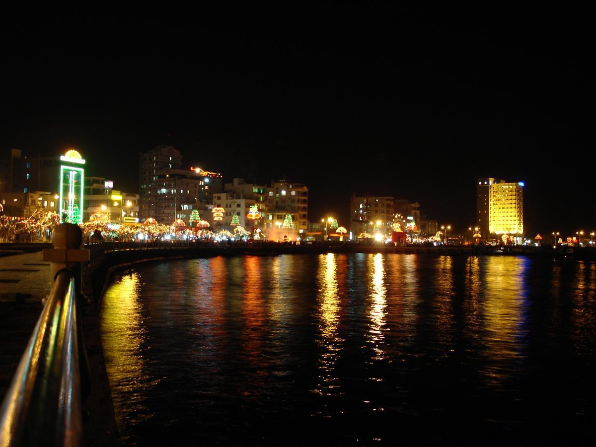 Phuong Dong Hotel Dong Khe Sau Buitenkant foto