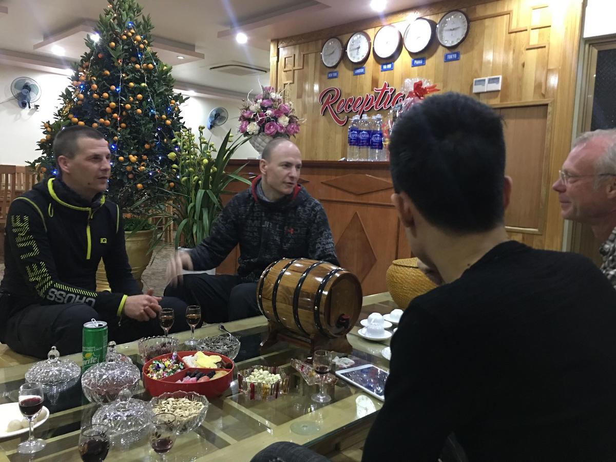 Phuong Dong Hotel Dong Khe Sau Buitenkant foto